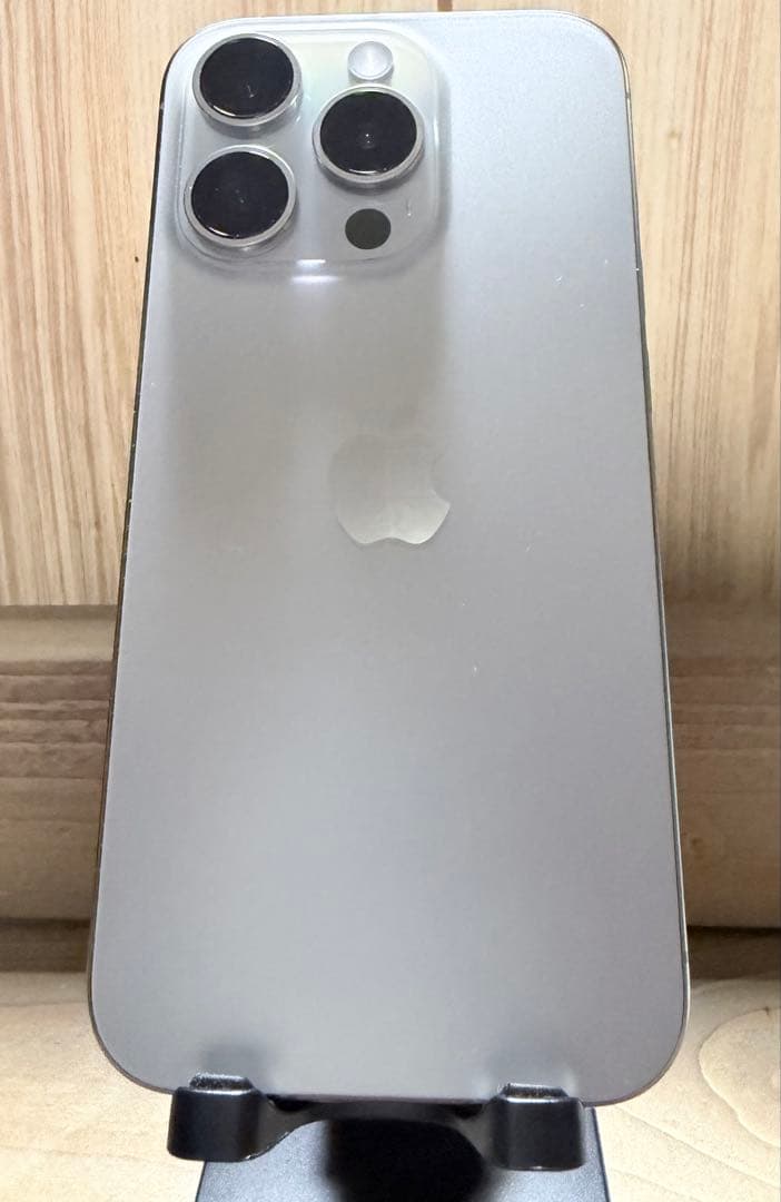 Apple iPhone 15 Pro 256GB 本体 外箱有