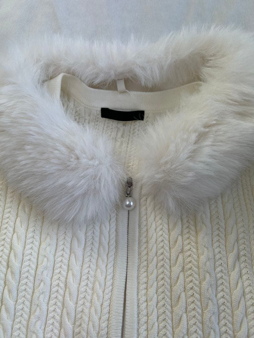 今期完売品　TO BE CHIC フォー付きニットジャケット 40サイズ