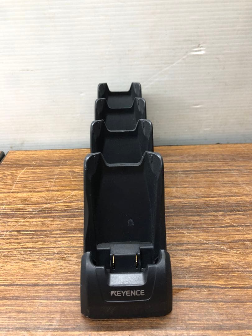 キーエンス BT-WUC74 BT-W70シリーズ 4台充電器　送料無料