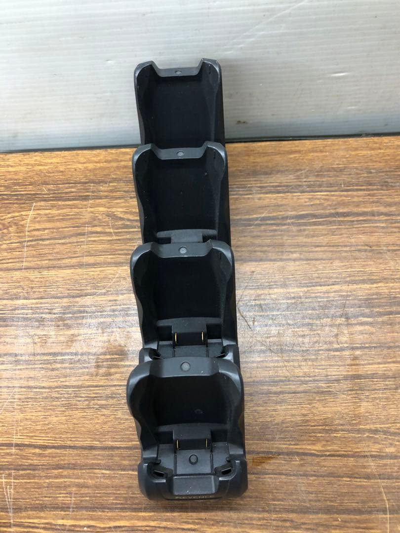 キーエンス BT-WUC74 BT-W70シリーズ 4台充電器　送料無料