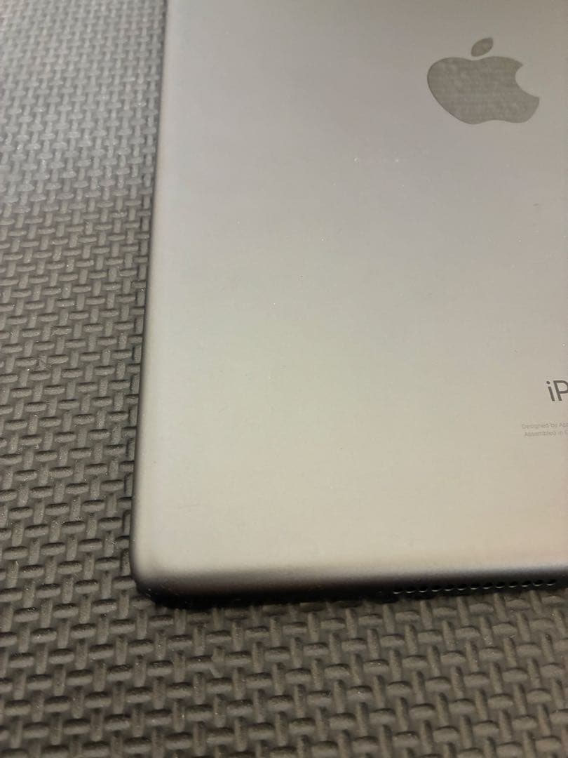 iPad 第7世代32GB Wi-Fiモデル スペースグレイー バッテリー94%