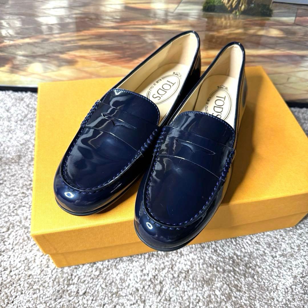 TOD’S トッズ ローファー パテント ネイビー