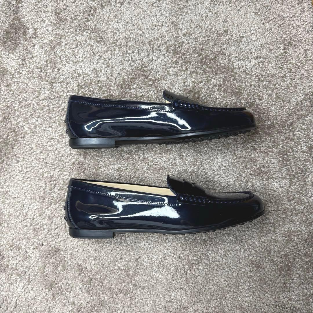 TOD’S トッズ ローファー パテント ネイビー