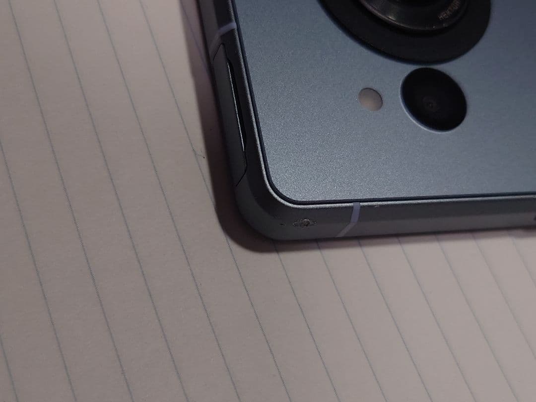 スマートフォン本体 SHARP docomo AQUOS R8 SH-52D