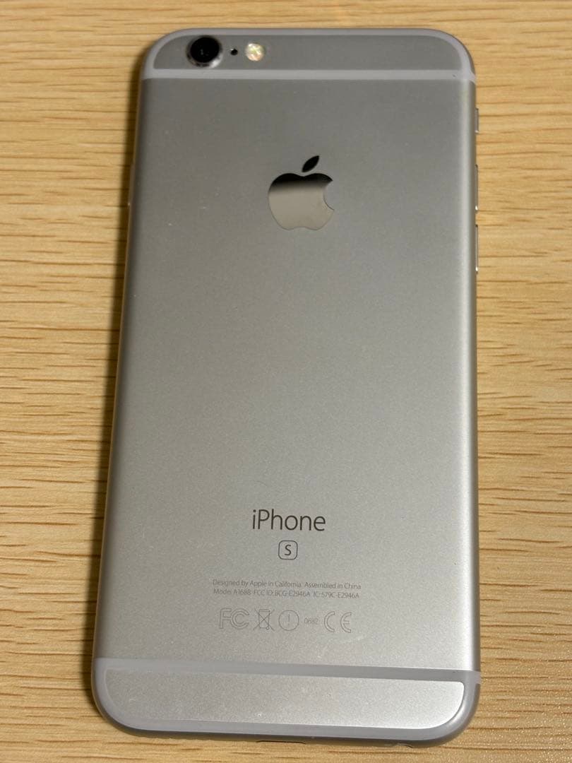 r*様 iPhone 6s Silver 32 GB 本体のみ