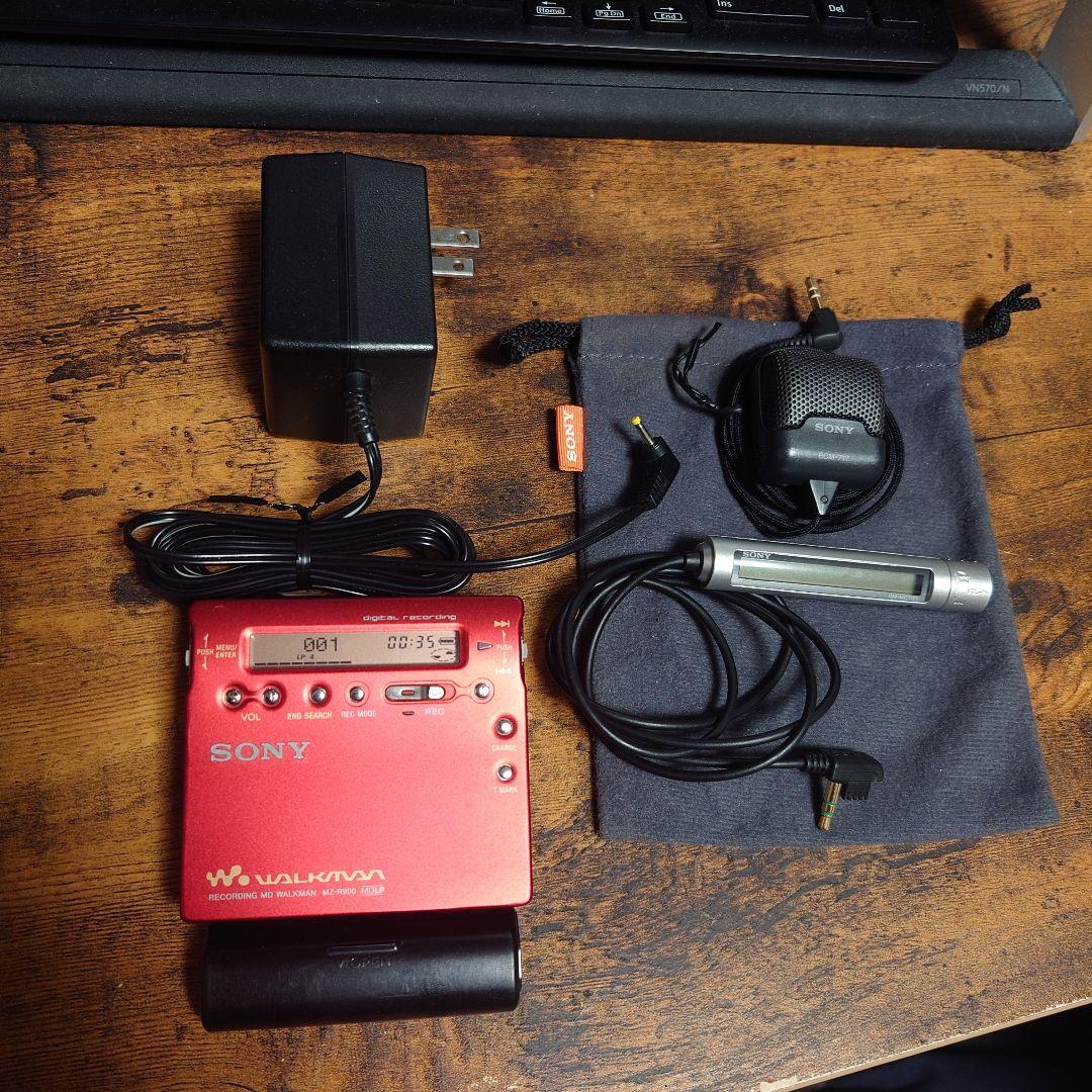 SONY MZ-900　ポータブルMDプレーヤー赤