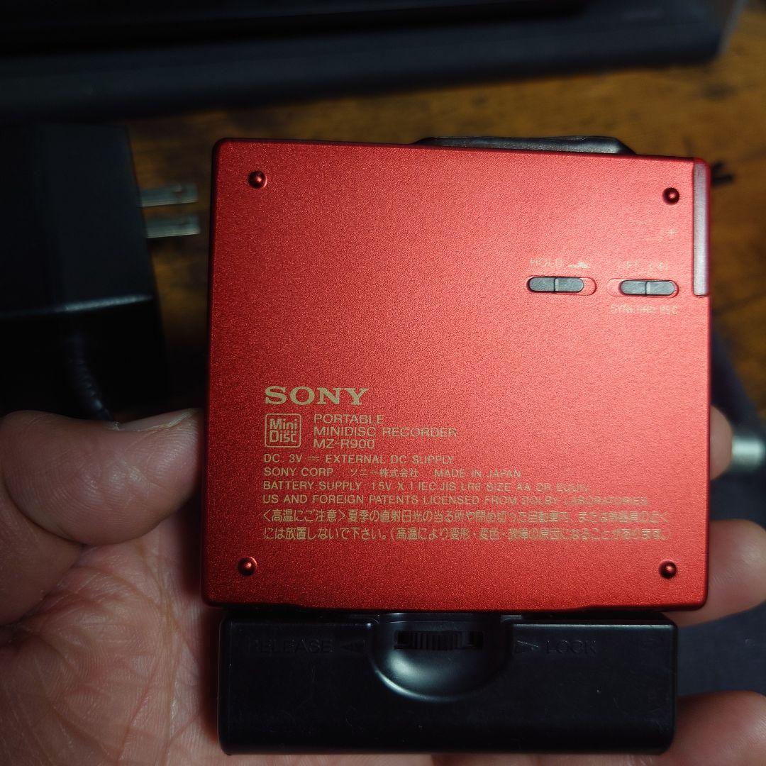 SONY MZ-900　ポータブルMDプレーヤー赤
