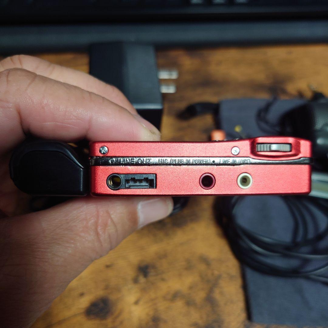 SONY MZ-900　ポータブルMDプレーヤー赤