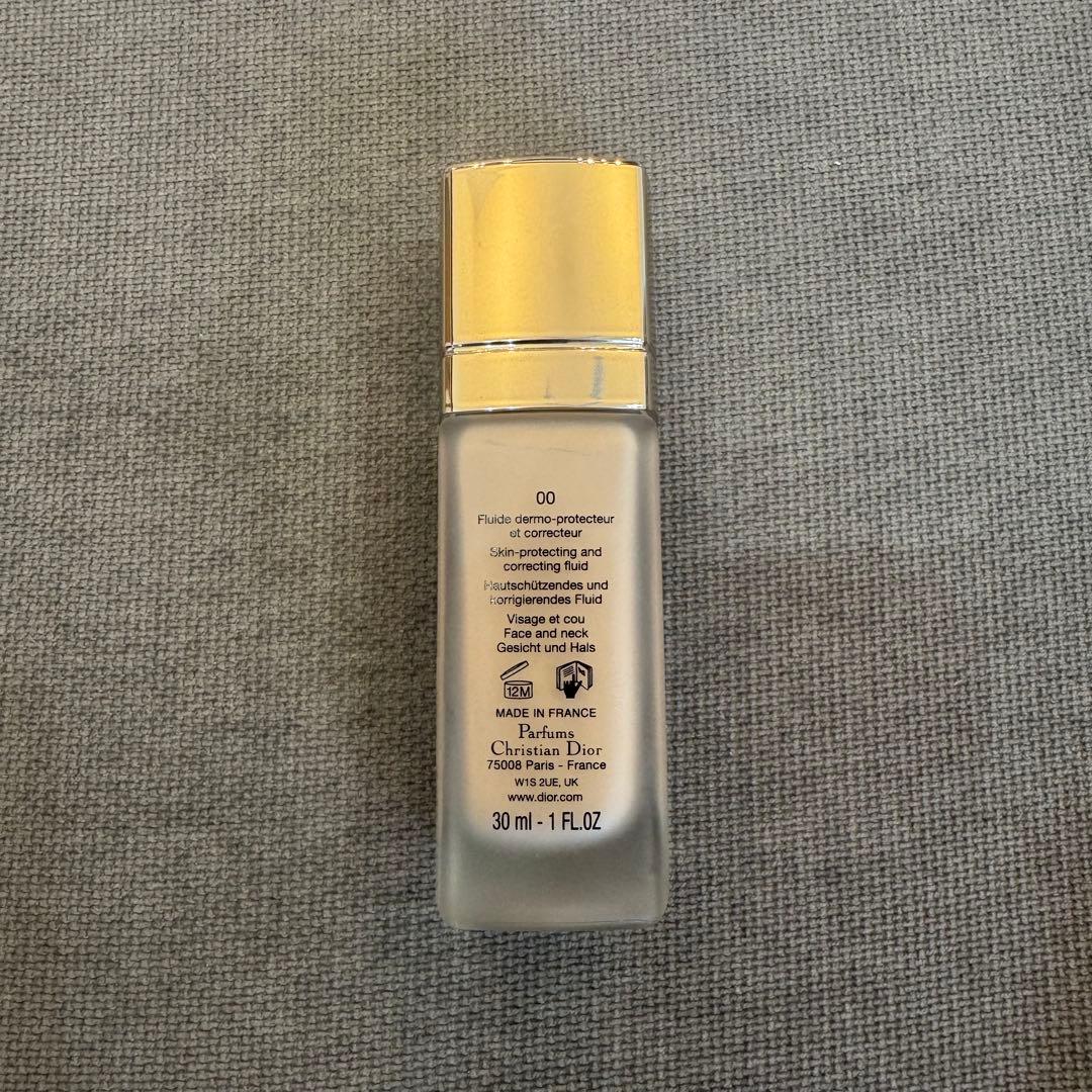 Dior プレステージ ホワイト ル プロテクター UV ルミエール BB 00