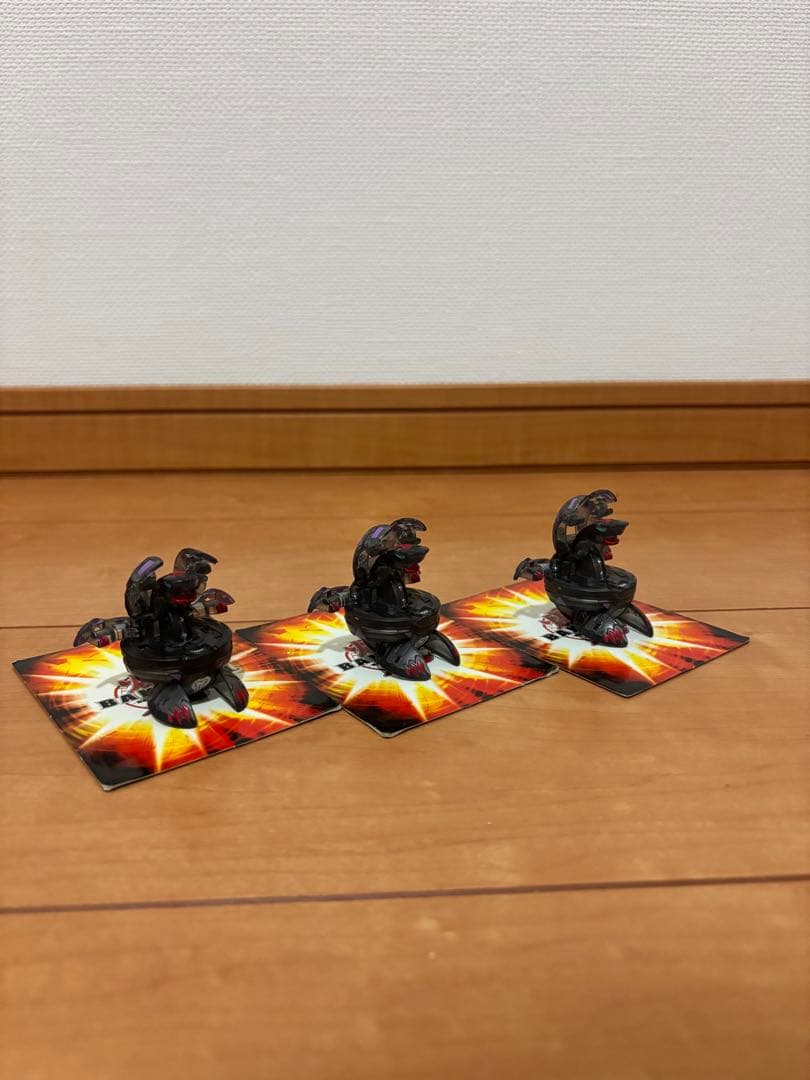 爆丸ダークオン・アルファード・ヒュド ラクリア 3体セット　カード付き