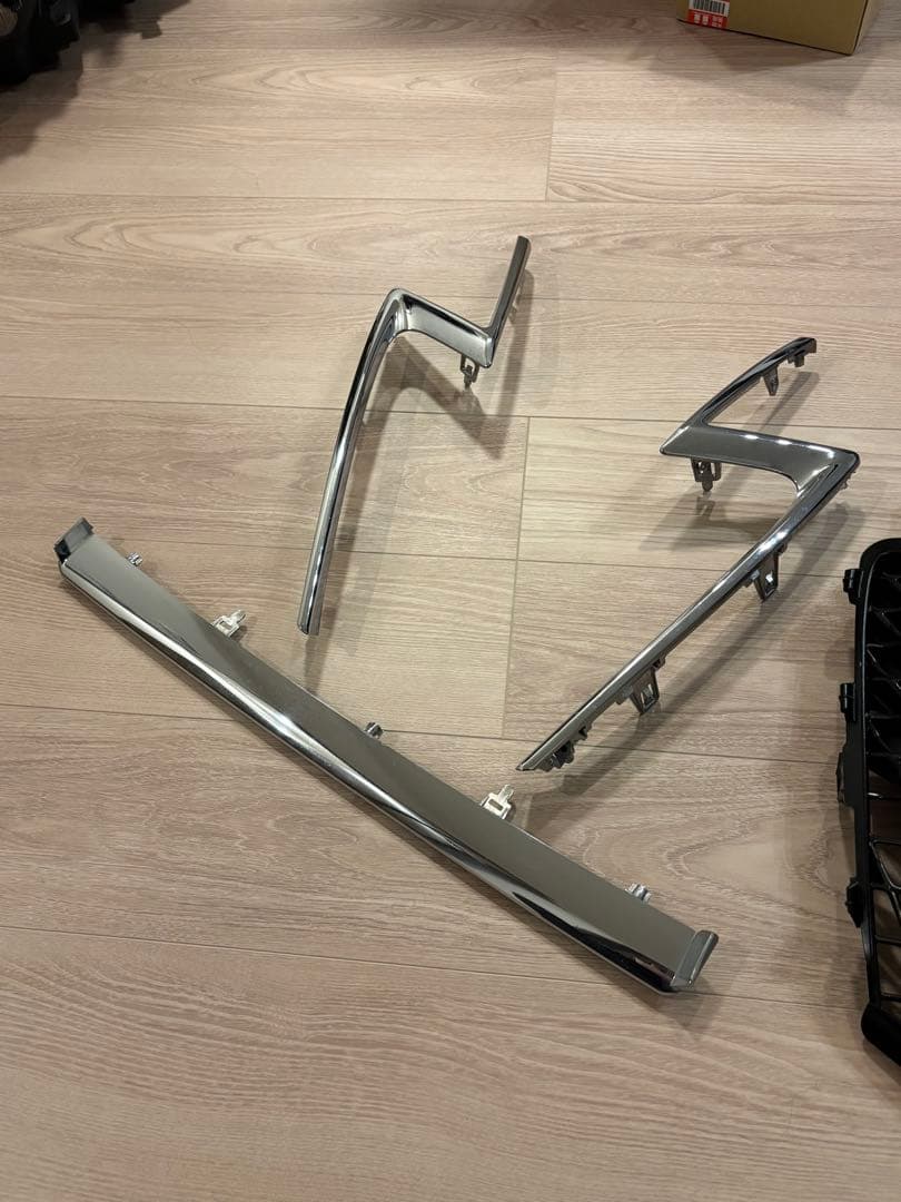 オートゾーン　グリル・メッキ