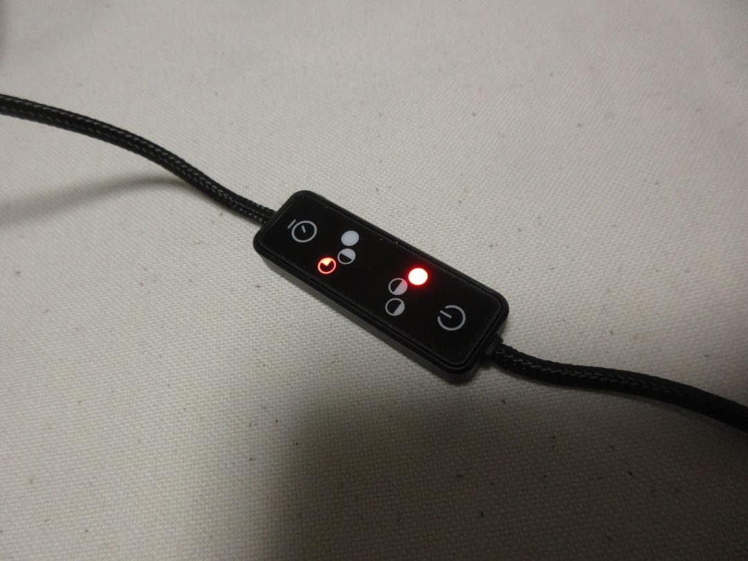 む*ん様 Cirius 近赤外線 ポータブルLED温熱ベルト 中古動作品