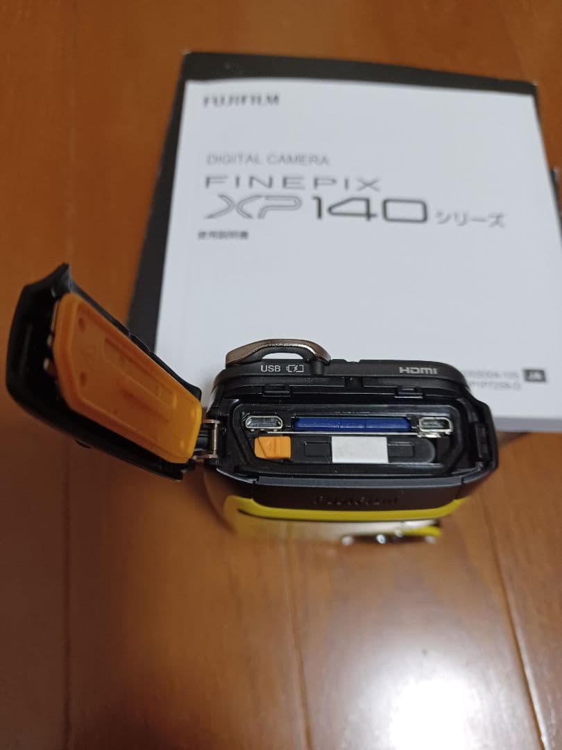 【美品】富士フィルムFINEPIX XP140 防水デジタルカメラ