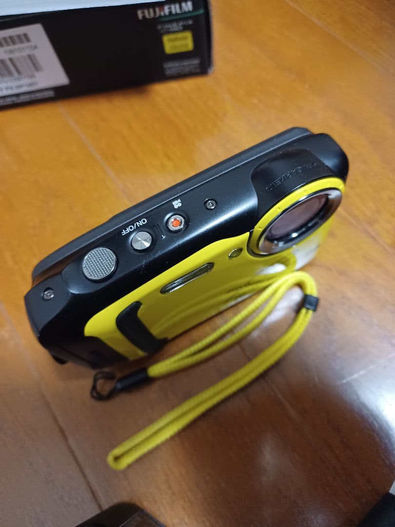 【美品】富士フィルムFINEPIX XP140 防水デジタルカメラ