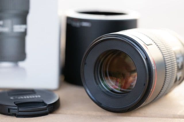 キヤノン EF100mm F2.8L MACRO IS USM