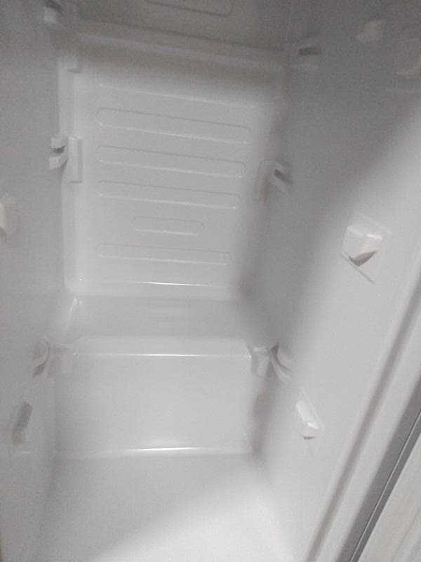 ハイアール冷蔵庫 102L　ノンフロン直冷式（仕切り板4枚つけます）