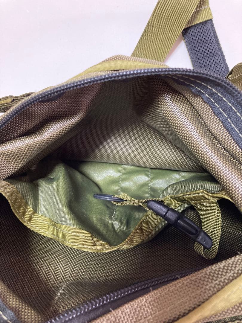 BRIEFING ショルダーバック　オリーブ