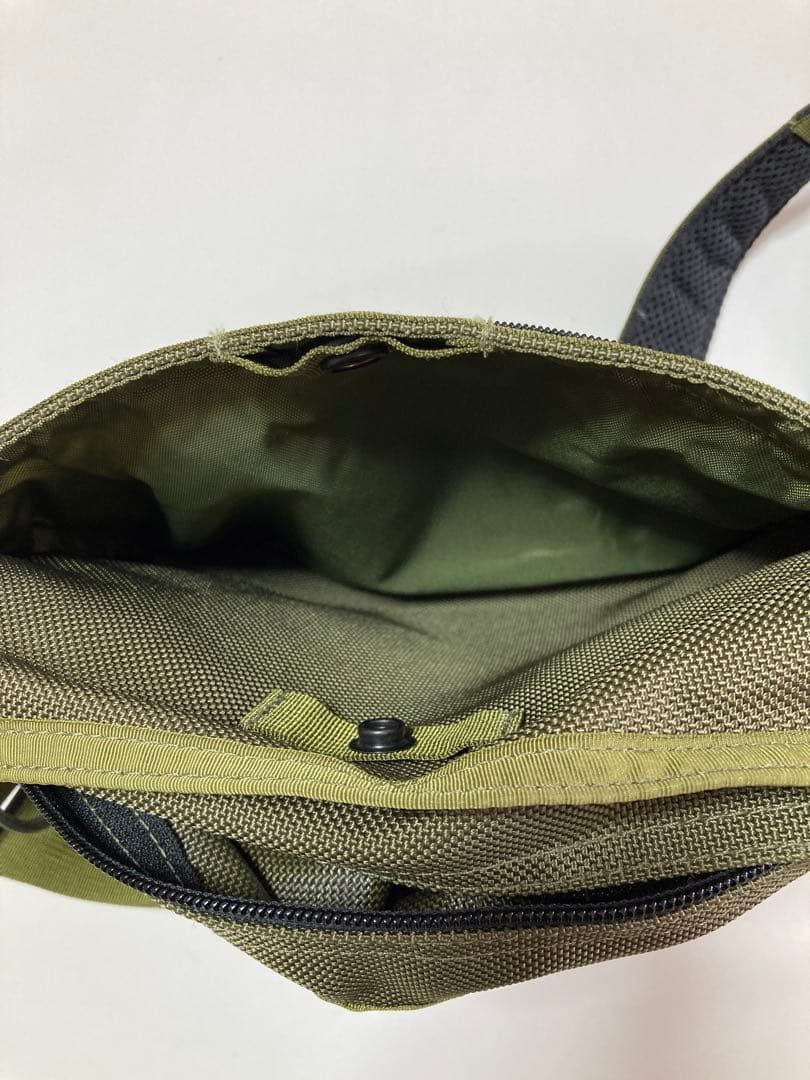 BRIEFING ショルダーバック　オリーブ