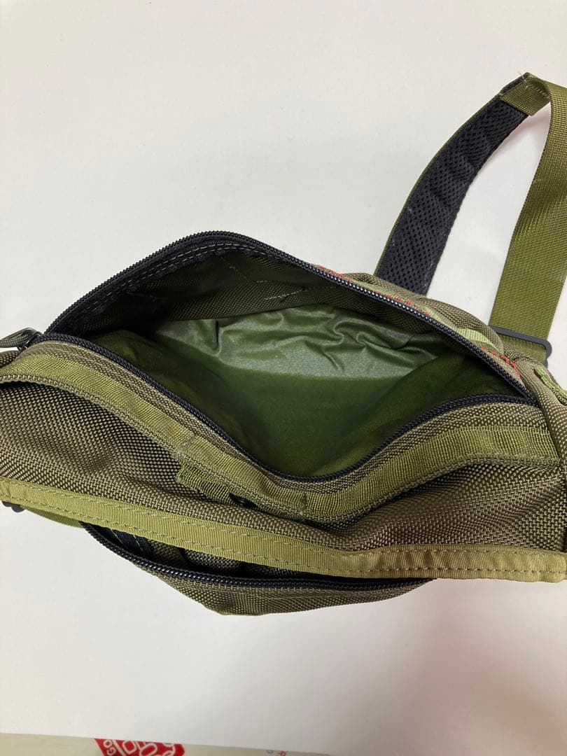BRIEFING ショルダーバック　オリーブ
