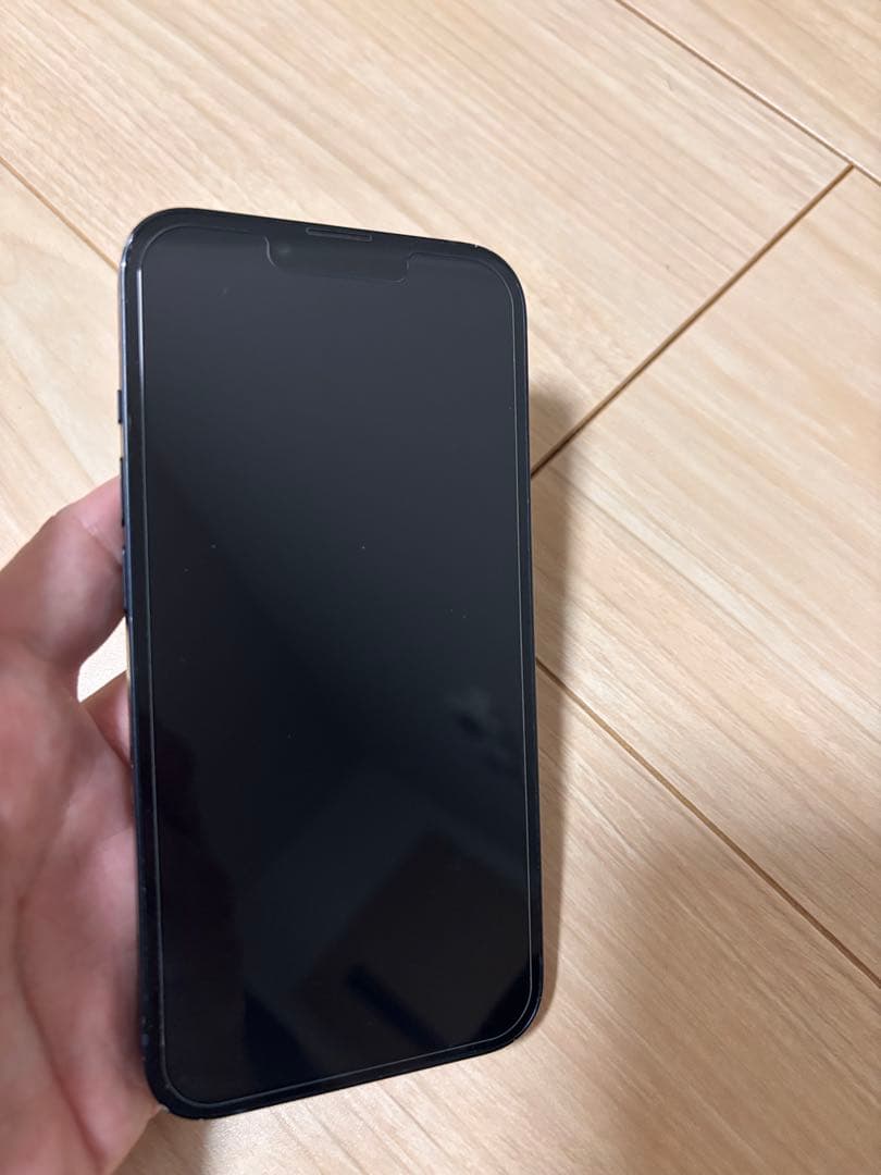 Apple iPhone 13 ブラック　本体　simフリー