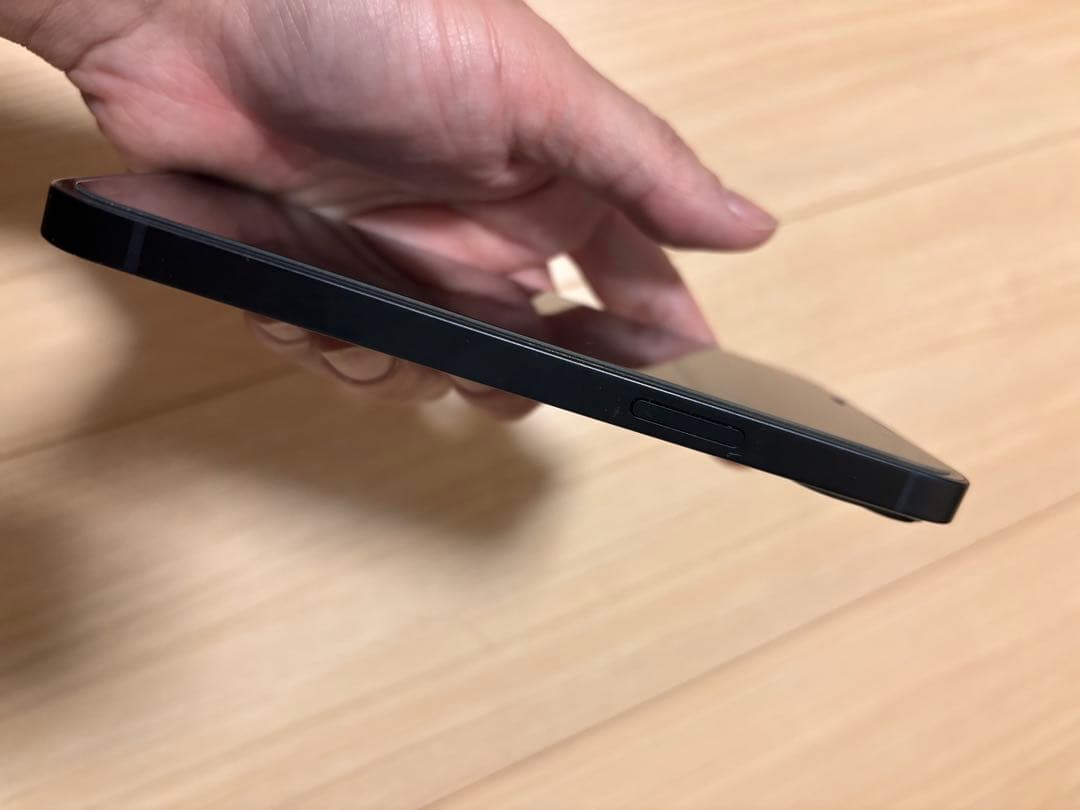 Apple iPhone 13 ブラック　本体　simフリー