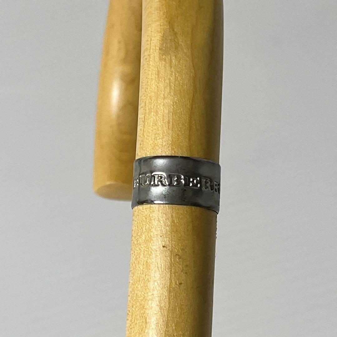 BURBERRY 日傘　犬の散歩　女の子　全刺繍ノヴァチェック