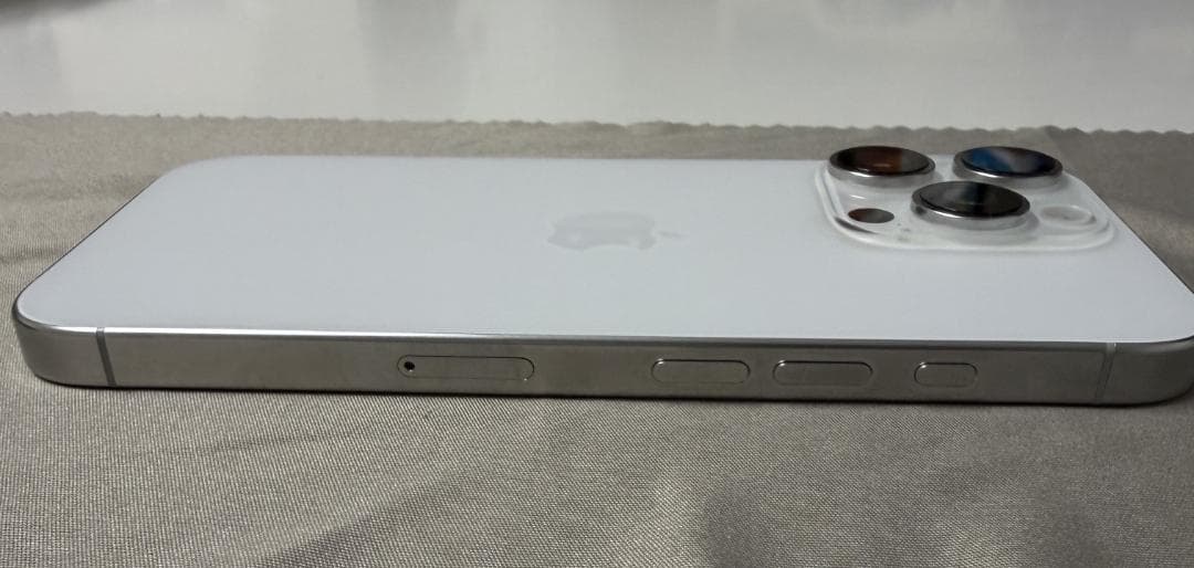 iPhone16 Pro 256GB ホワイトチタニウム SIMフリー