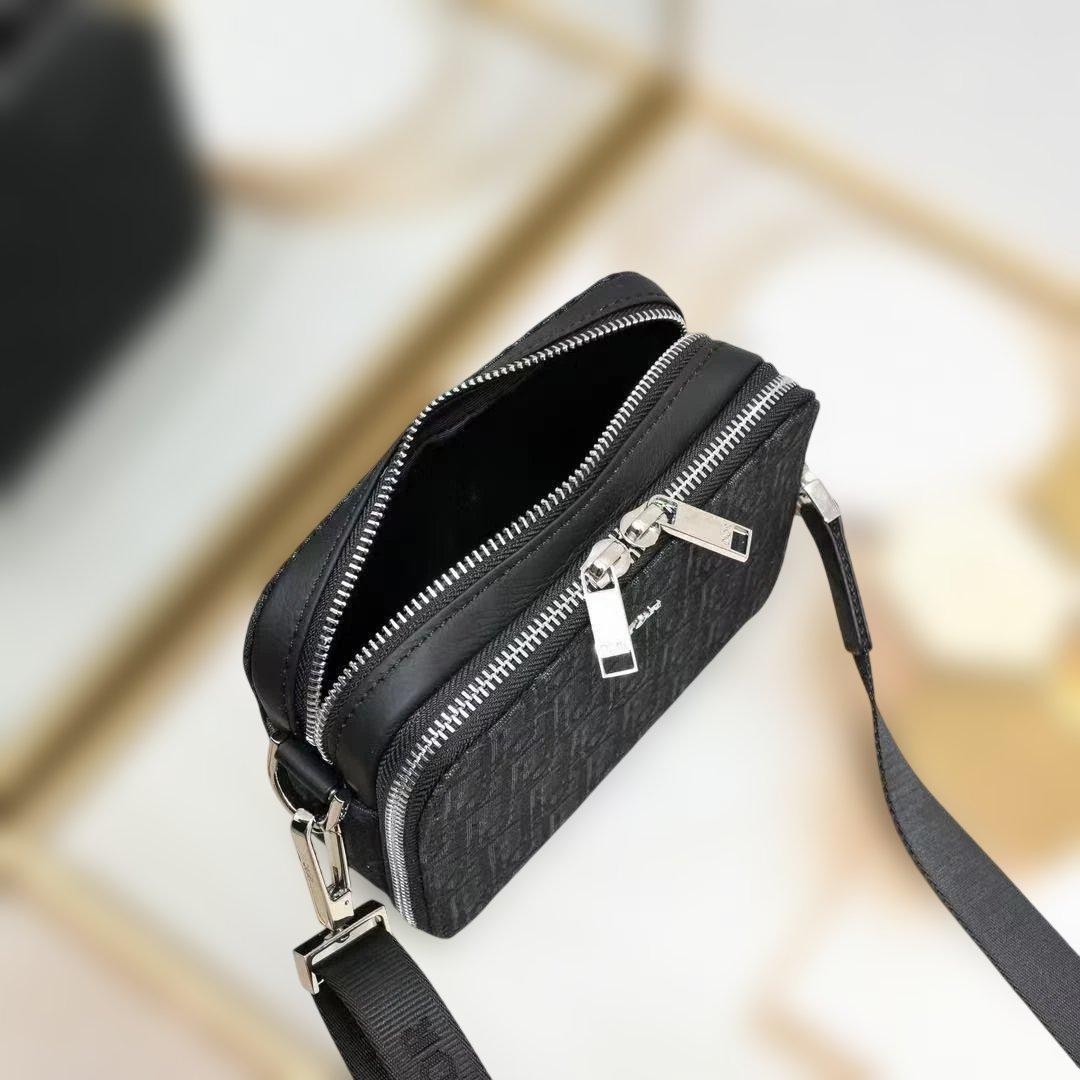 ブラック メッセンジャーバッグ 2ESBC119VPD