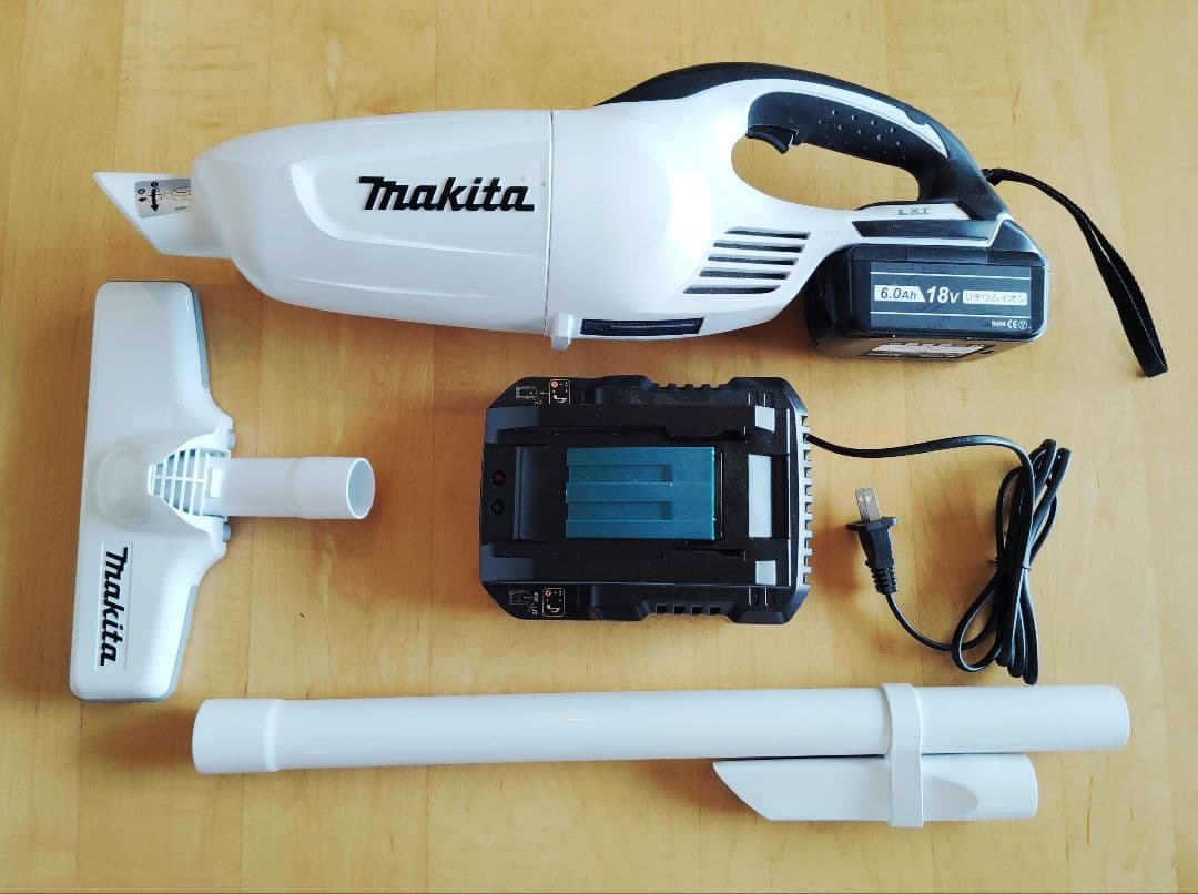 Makita 充電式クリーナー CL180FD 本体＋バッテリー＋充電器＋おまけ
