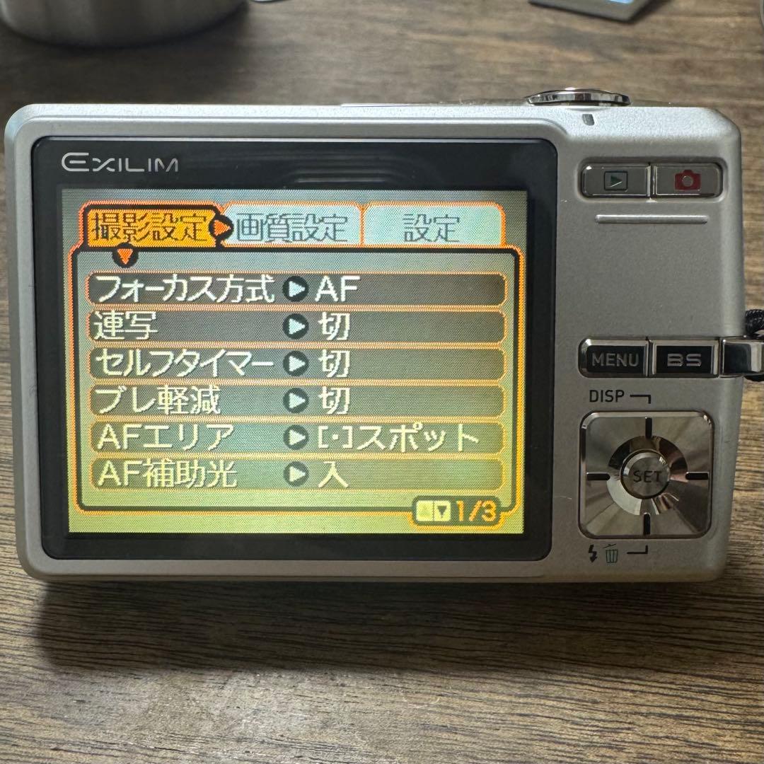 【美品】CASIO デジタルカメラ EXILIM EX-Z600 シルバー