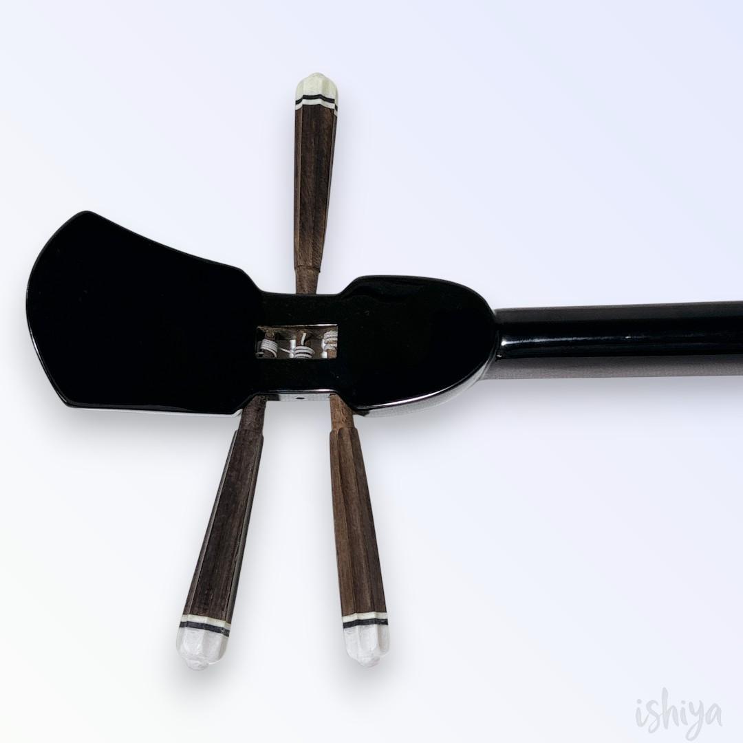 【美品】沖縄三線 弦楽器 人工皮 蛇柄 ハードケース鍵付 三味線