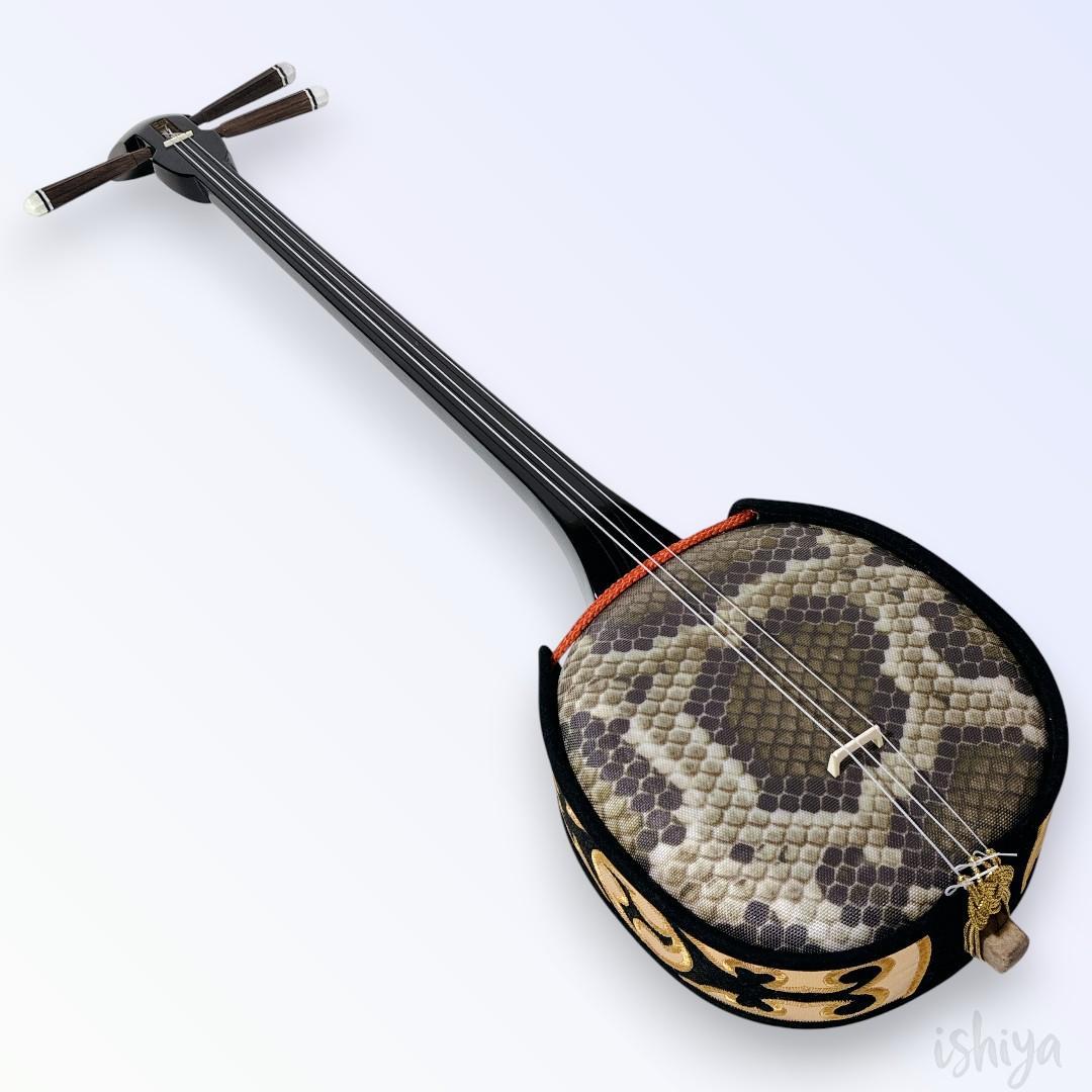 【美品】沖縄三線 弦楽器 人工皮 蛇柄 ハードケース鍵付 三味線