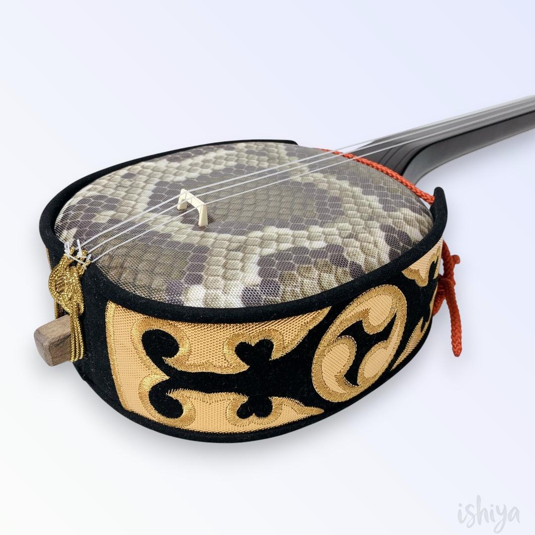 【美品】沖縄三線 弦楽器 人工皮 蛇柄 ハードケース鍵付 三味線