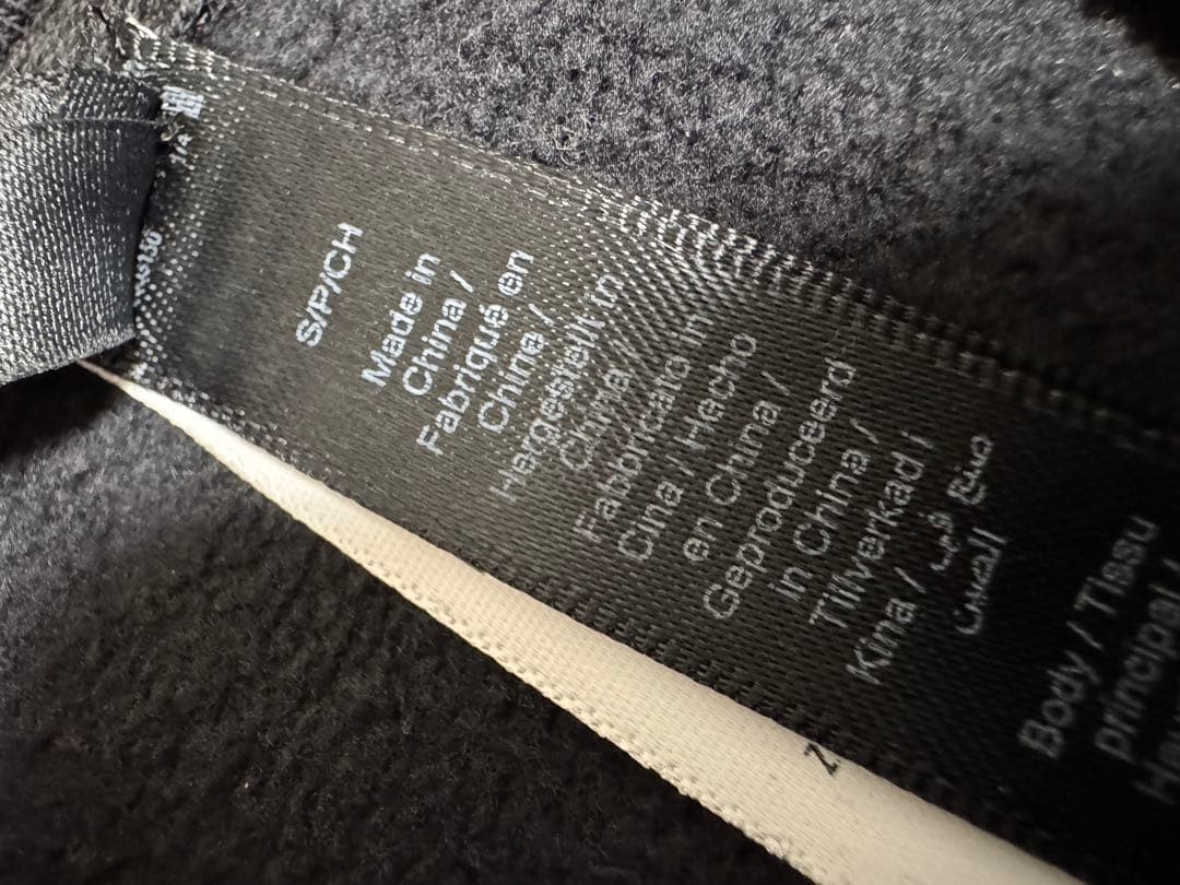 SKIMS オーバーサイズ フーディー ブラック