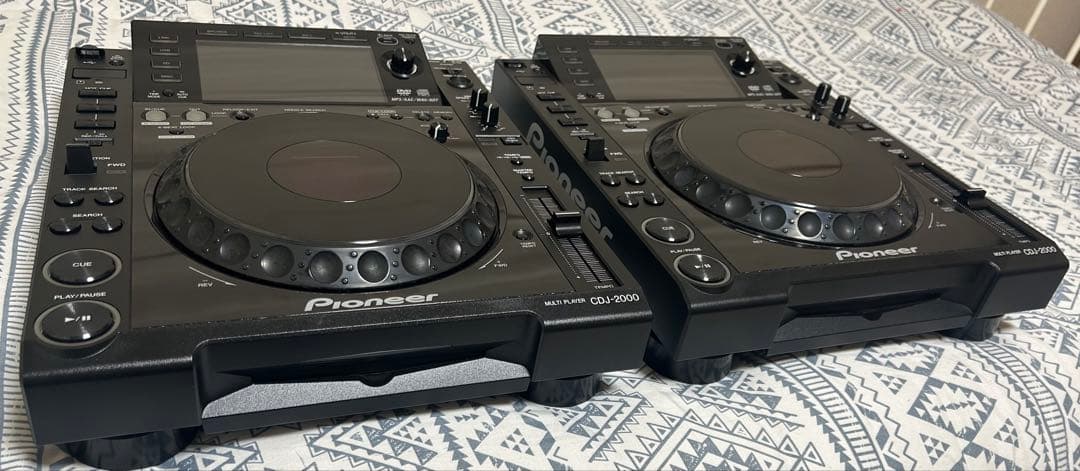 CDJ-2000 2台