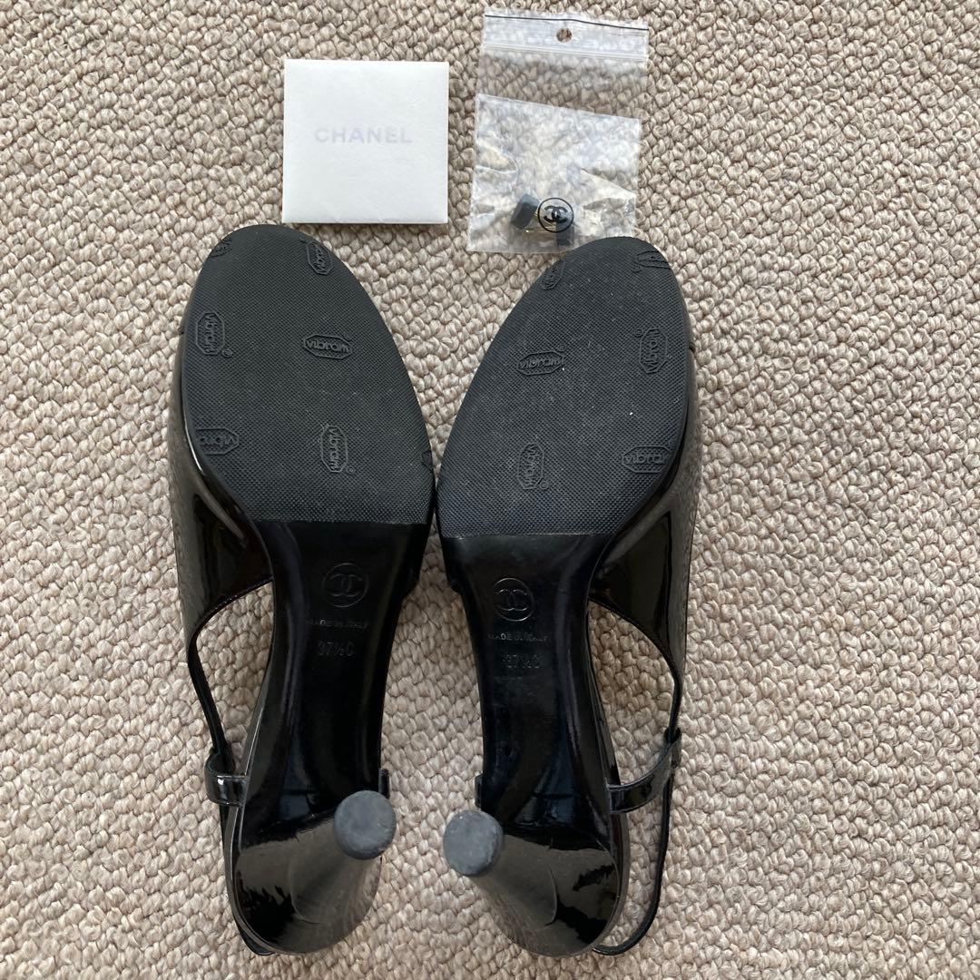 CHANEL ブラックエナメルミュール