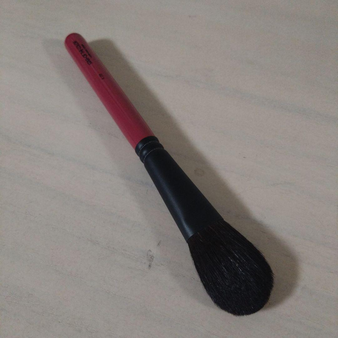 スターオブザカラーのメイクブラシ7本セット　ブラシ ケース付き