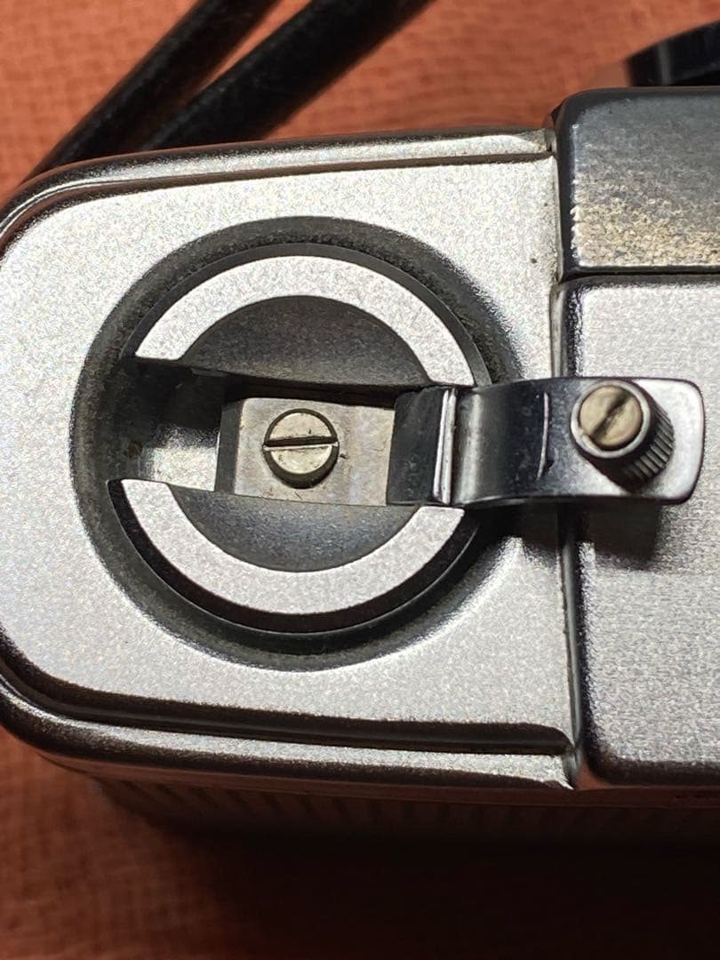 ハーフカメラ　オリンパス　PEN-EE （完全駆動品）