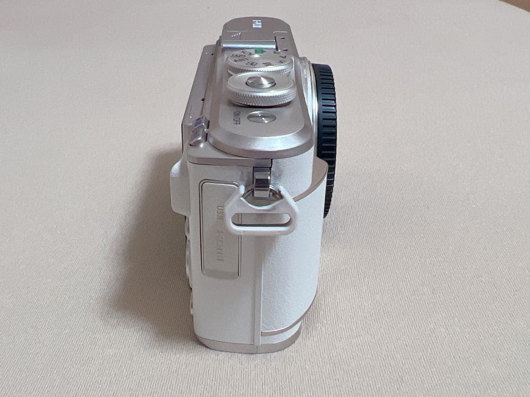OLYMPUS PEN E-PL10 ホワイト