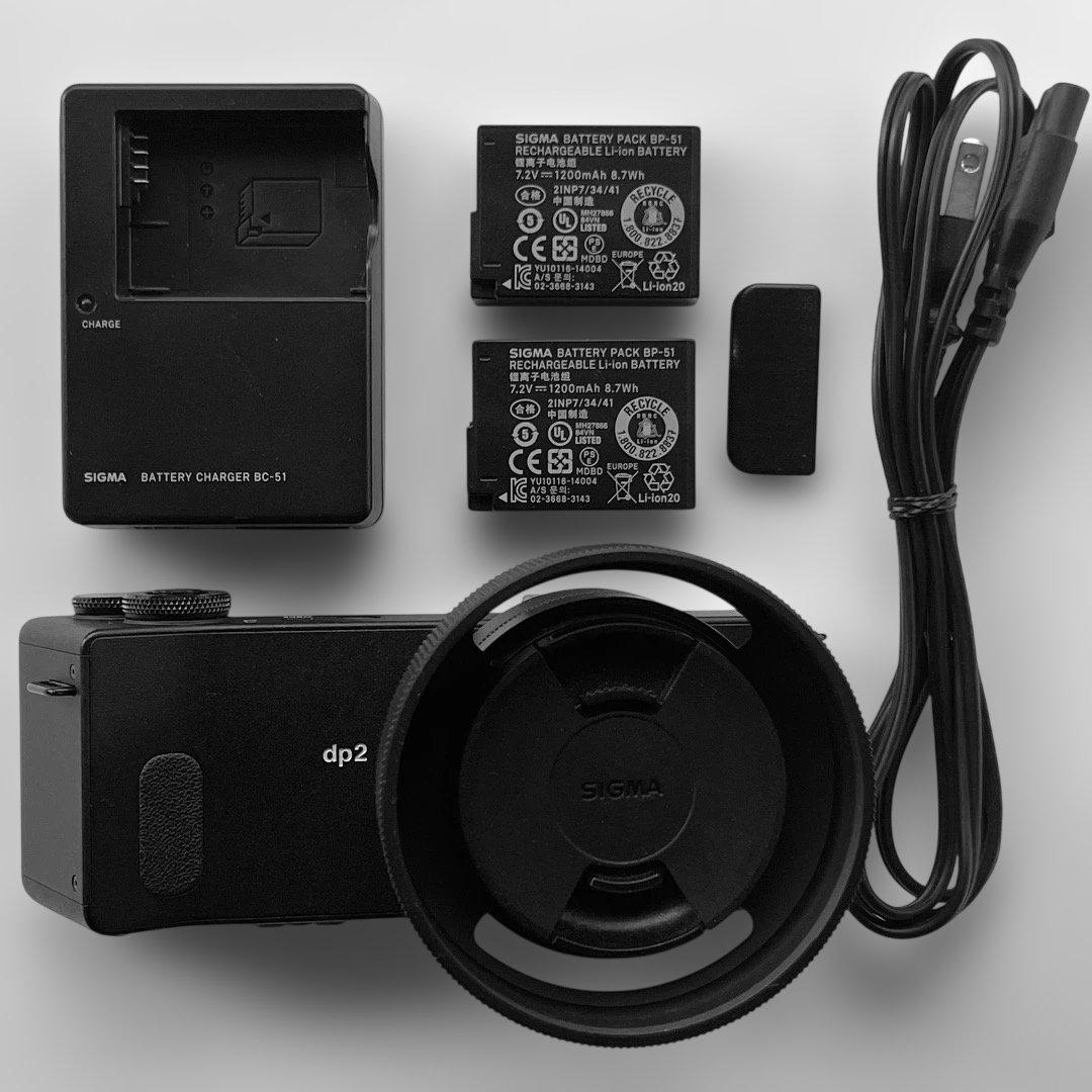 SIGMA dp2 Quattro（バッテリー2個・純正フード付）動作確認済み