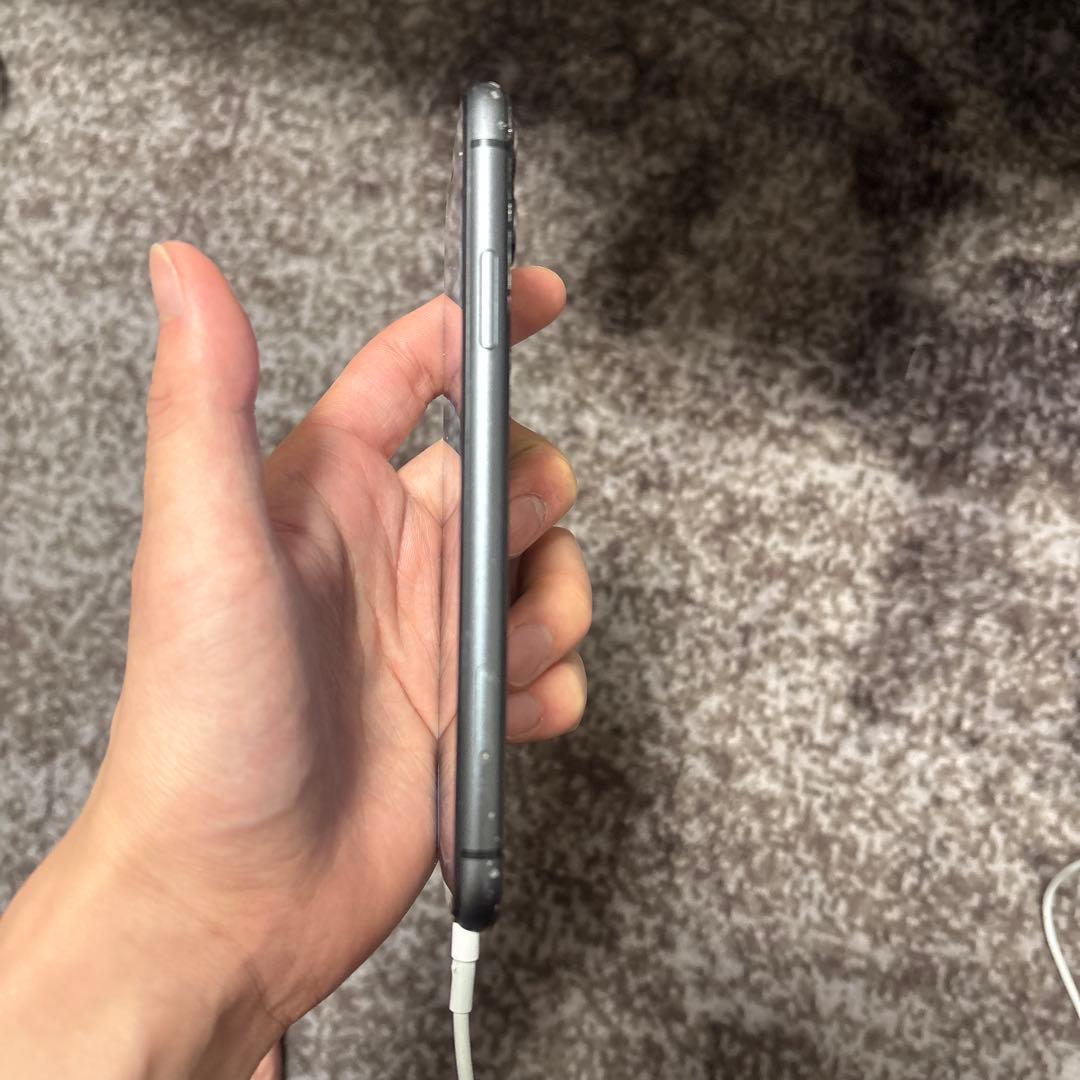 Apple iPhone 11 ブラック 本体