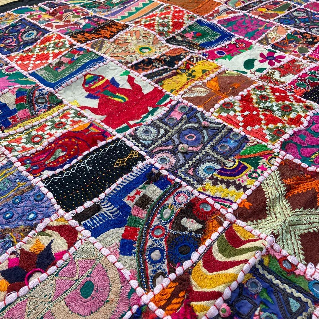 ⭐️若林⭐️ インド手刺繍 ミラーワーク ラグ 敷物