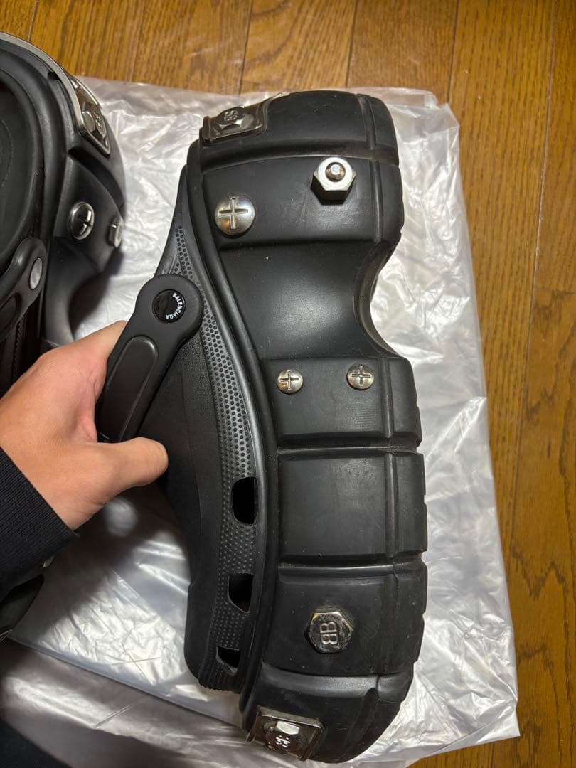 バレンシアガ　ハードクロッグ　クロックス