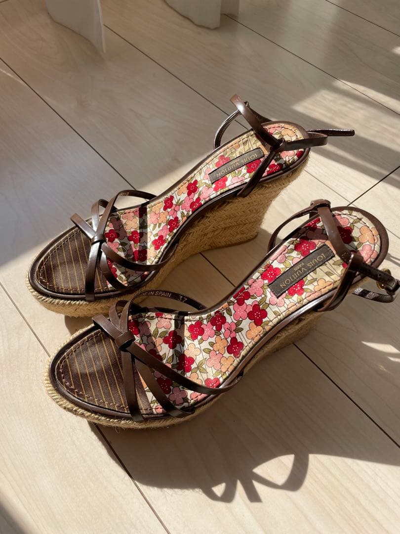 ブラウン ストラップサンダル ウェッジヒール