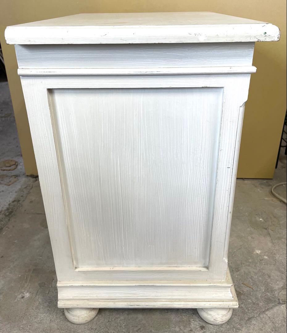 s*e様 期間限定 アンティーク調 3段チェスト ホワイト系 ナイトテーブル