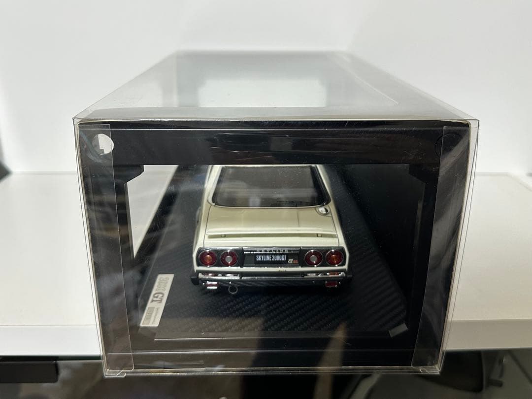 ミニカー 1/18 Nissan Skyline 2000 GT-ES (C210)