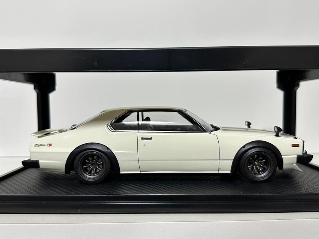 ミニカー 1/18 Nissan Skyline 2000 GT-ES (C210)