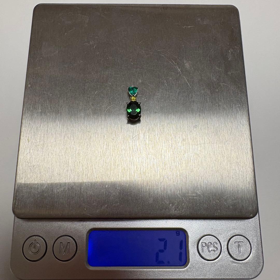 Pt900　ダイヤモンド　エメラルド　プラチナ　ペンダントトップ