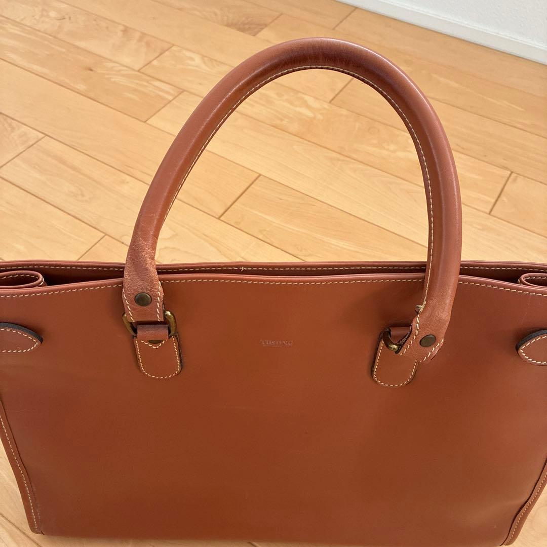 TUSTING レザー　バッグ