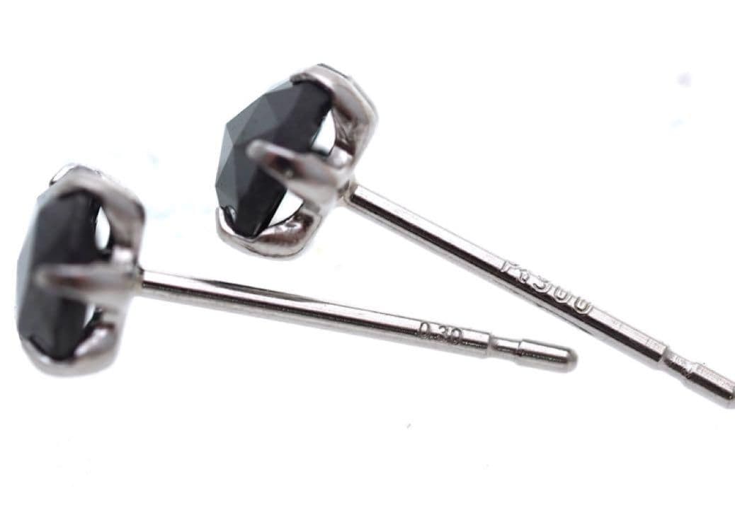 Pt900 プラチナ　計0.6ct ブラックダイヤモンドピアス　特A